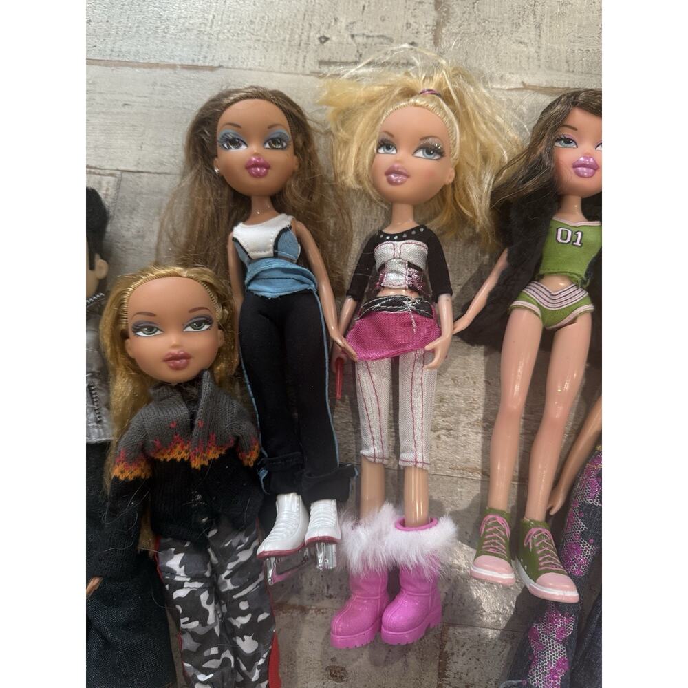 2001 Bratz Doll Lot - 7 Dolls, Clothes, Accessories - Picture 4 of 15